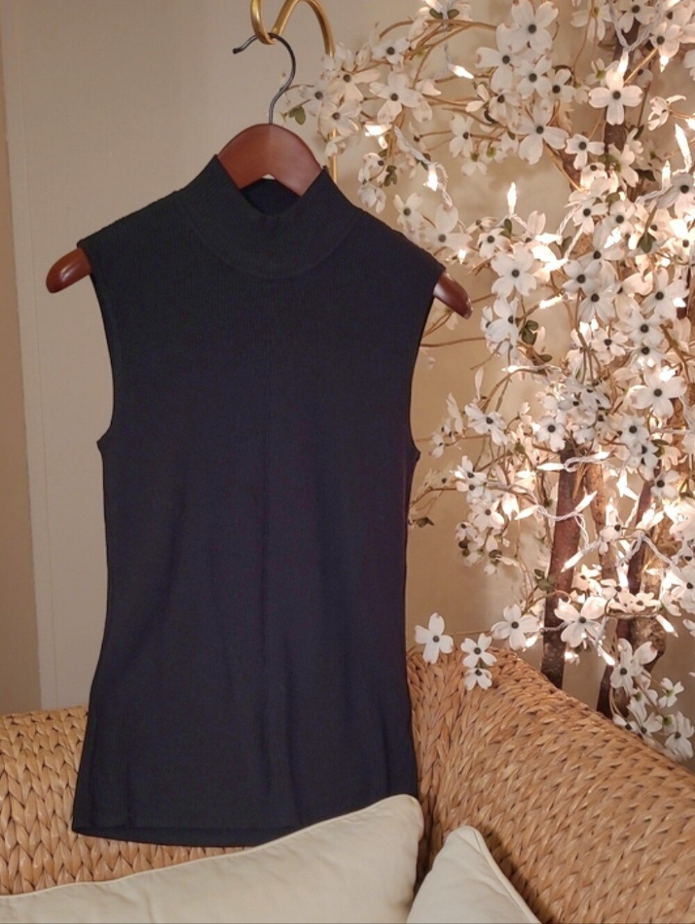 Sleeveless Black Ribbed Mock Neck Sweater NEVER WORN!!